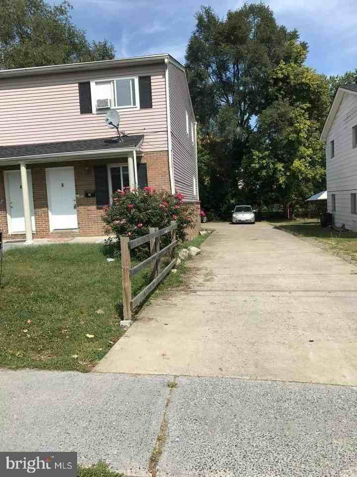 1016 Franklin St #5 - Photo 2 of 25