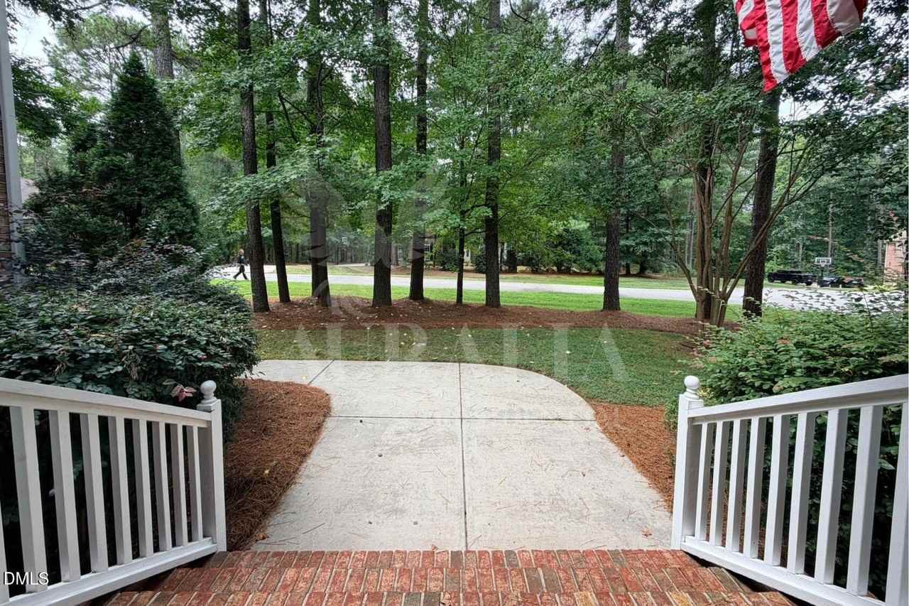 5604 Pine Rock Ct - Photo 4 of 50