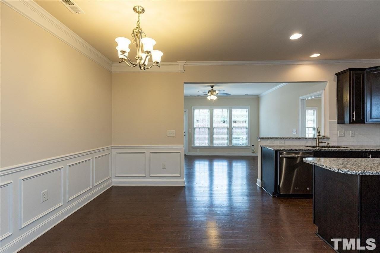 409 Daylin Dr - Photo 5 of 22