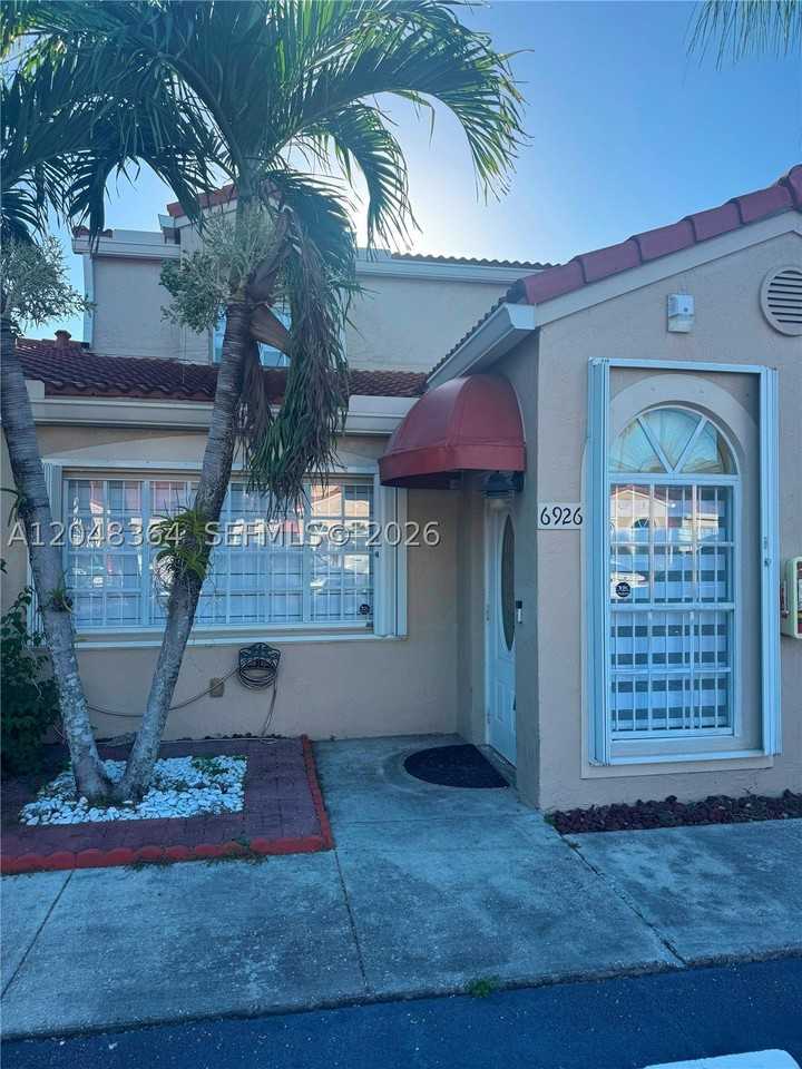 6926 Nw 166th Ter #1302