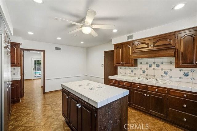 5057 Shirley Ave - Photo 3 of 8