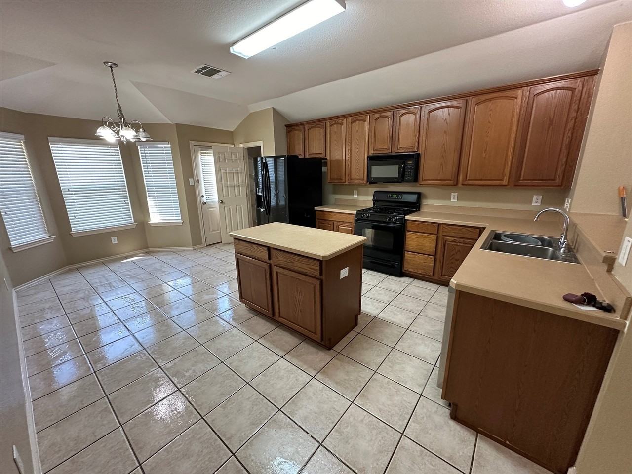 3117 Connor Ln - Photo 2 of 16