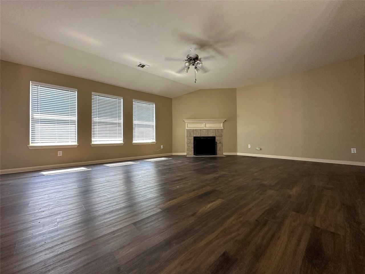 3117 Connor Ln - Photo 3 of 16