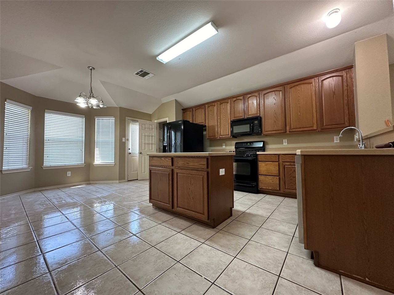3117 Connor Ln - Photo 6 of 16