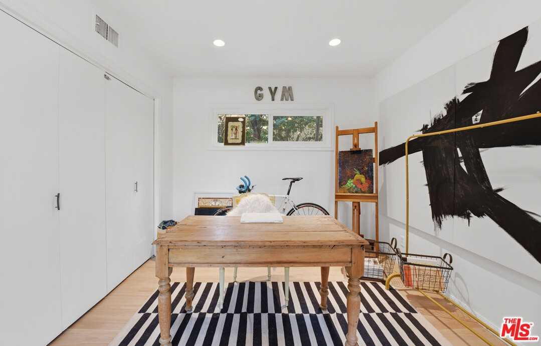 4401 Nogales Dr - Photo 2 of 8