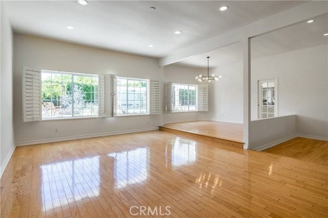 9735 Melvin Ave - Photo 7 of 7