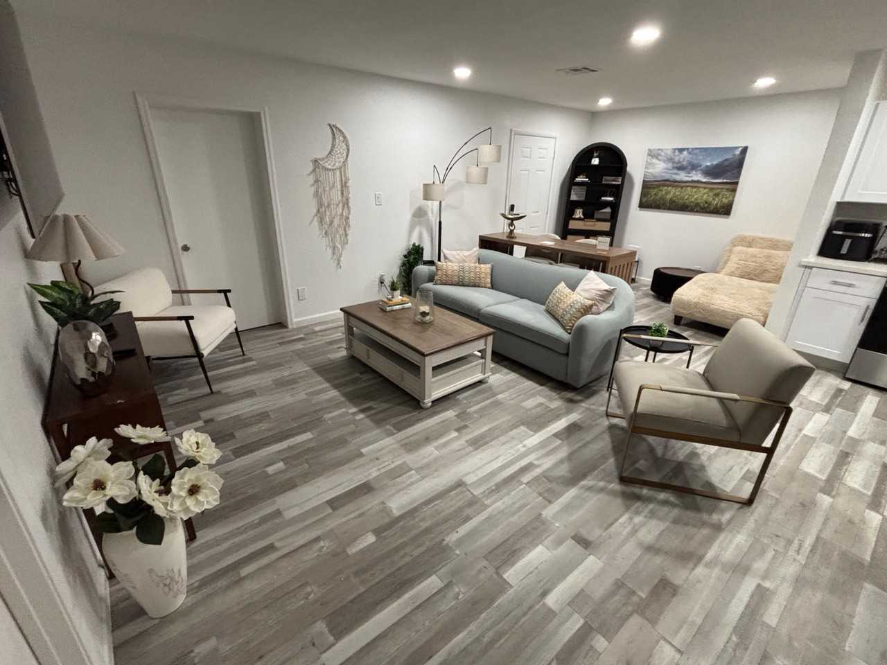 W Orange Dr - Photo 5 of 15