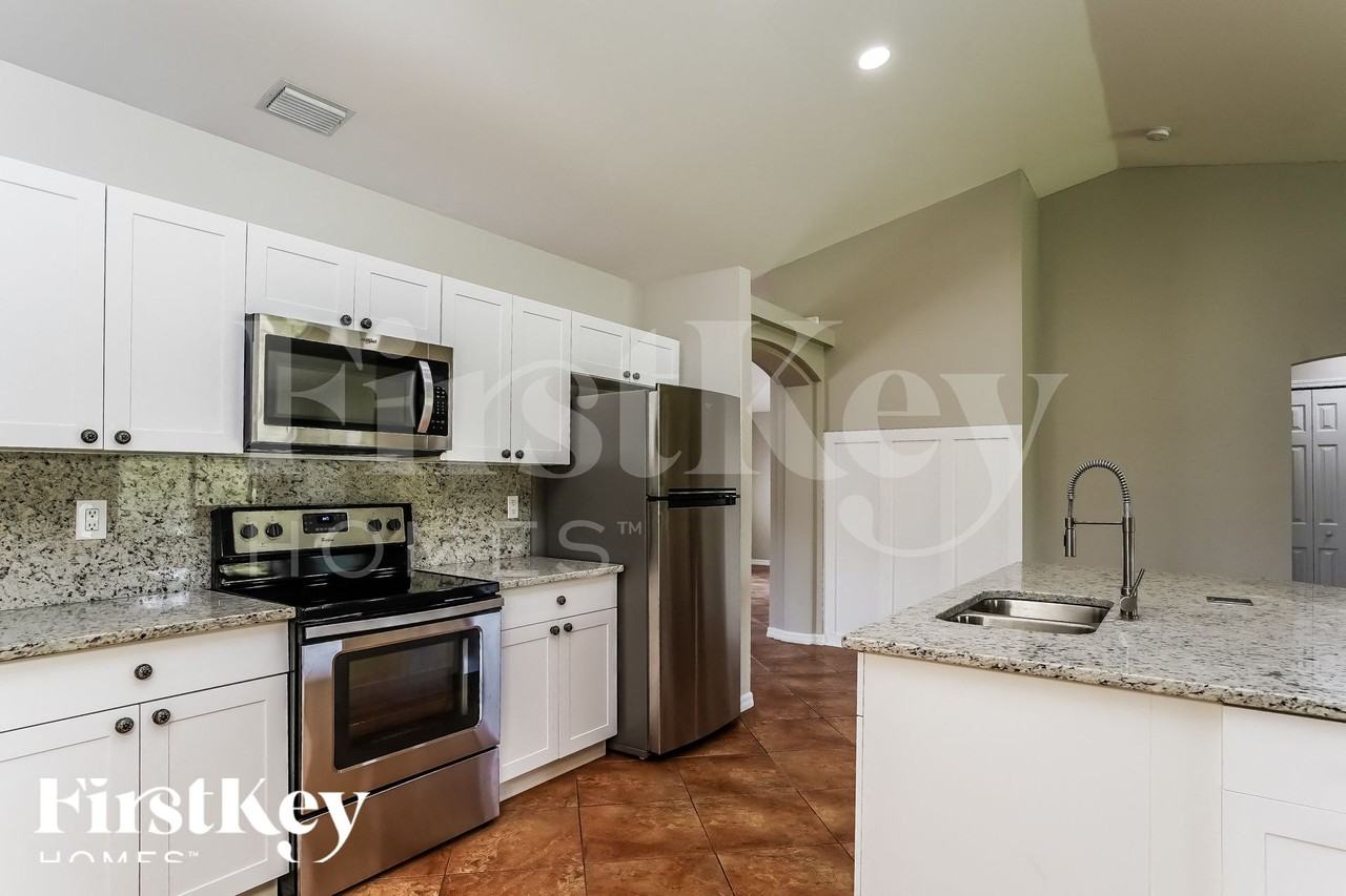 3314 44th St Sw - Photo 5 of 16