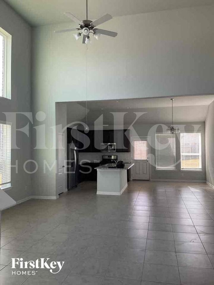 15203 Provost Craig Dr - Photo 2 of 14