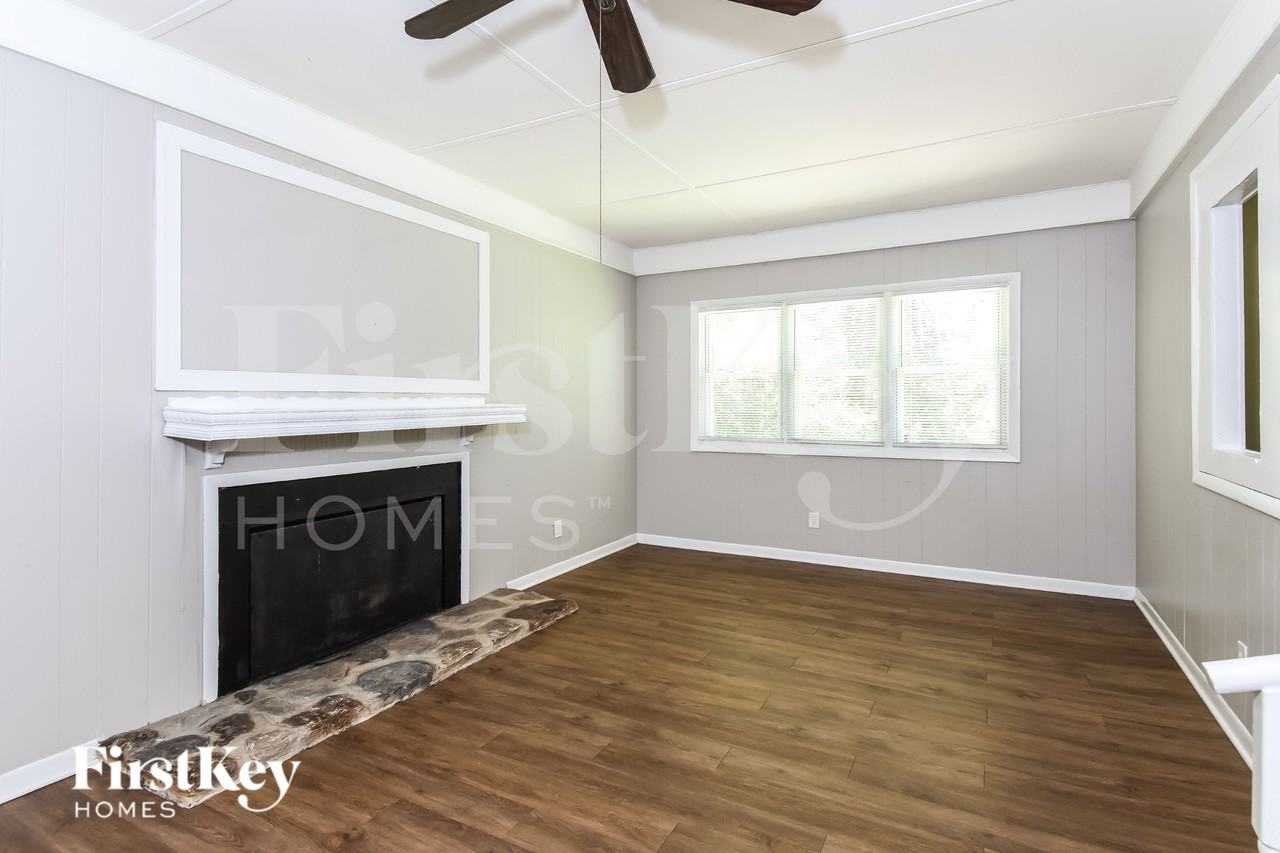 4597 Douglas Dr Ne - Photo 5 of 16