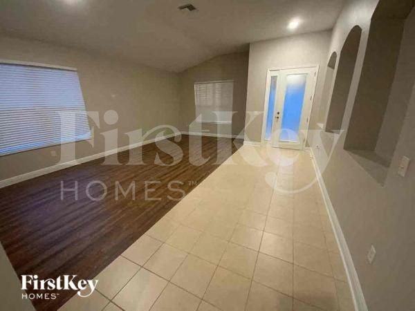1024 Napolean Way - Photo 3 of 13