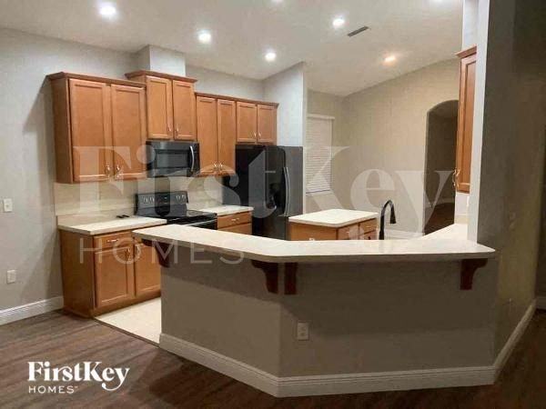 1024 Napolean Way - Photo 5 of 13