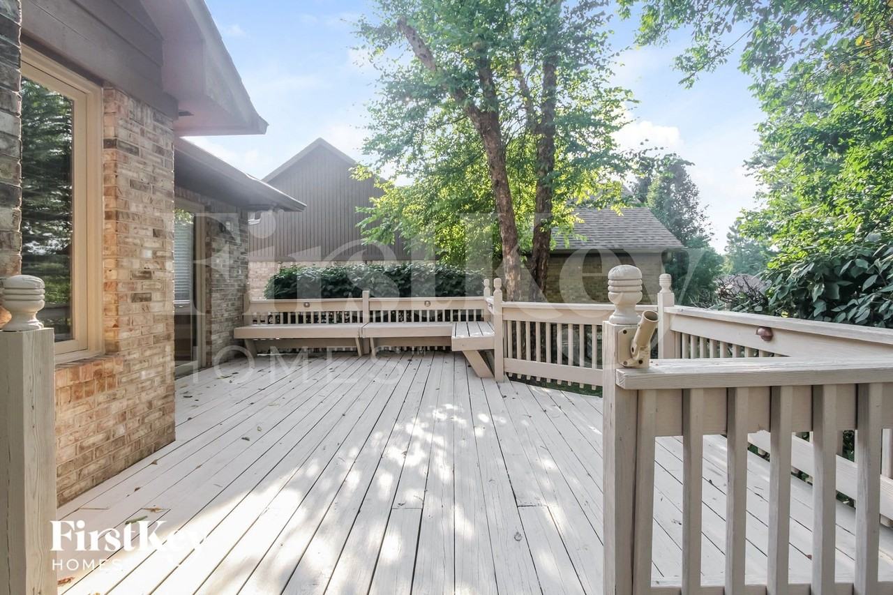 8535 Spend A Buck Dr - Photo 2 of 3