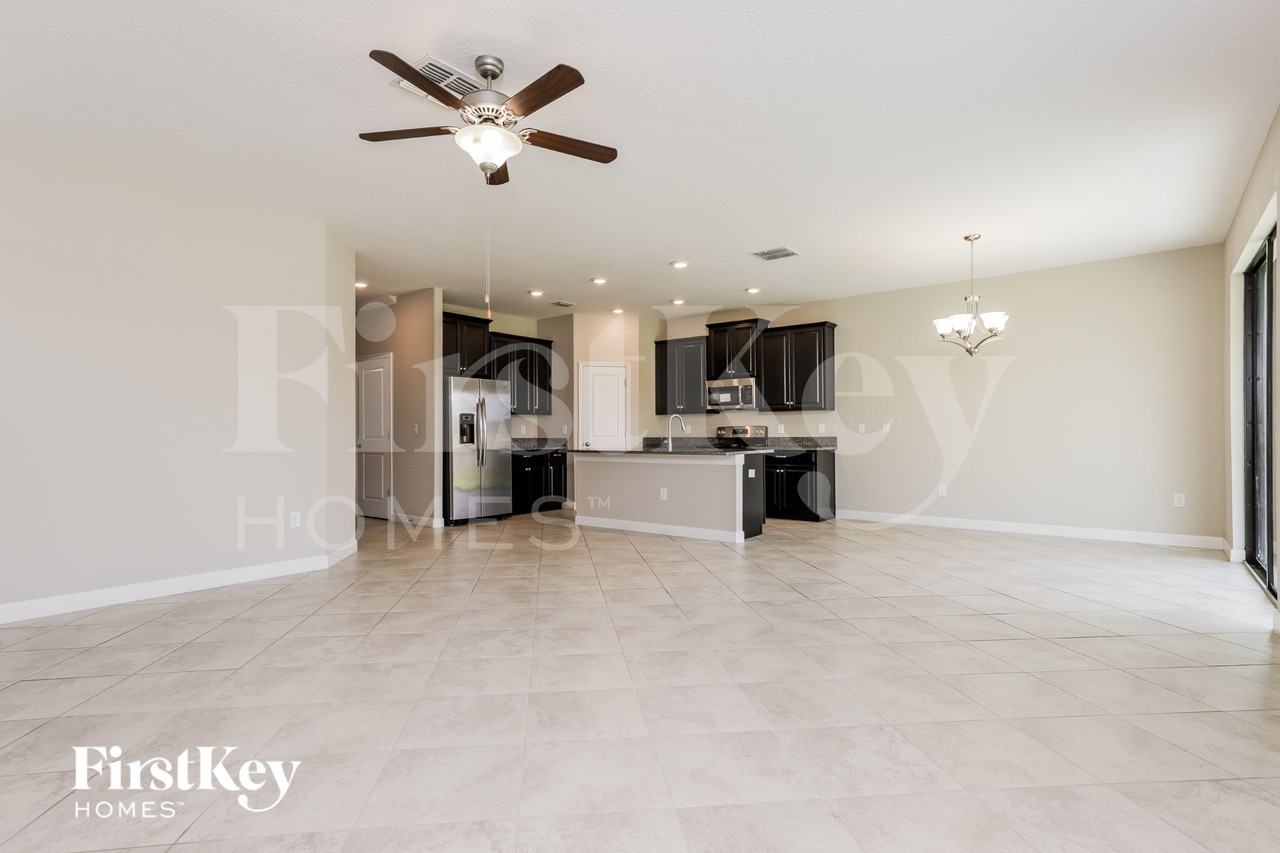 9821 Ivory Dr - Photo 2 of 16