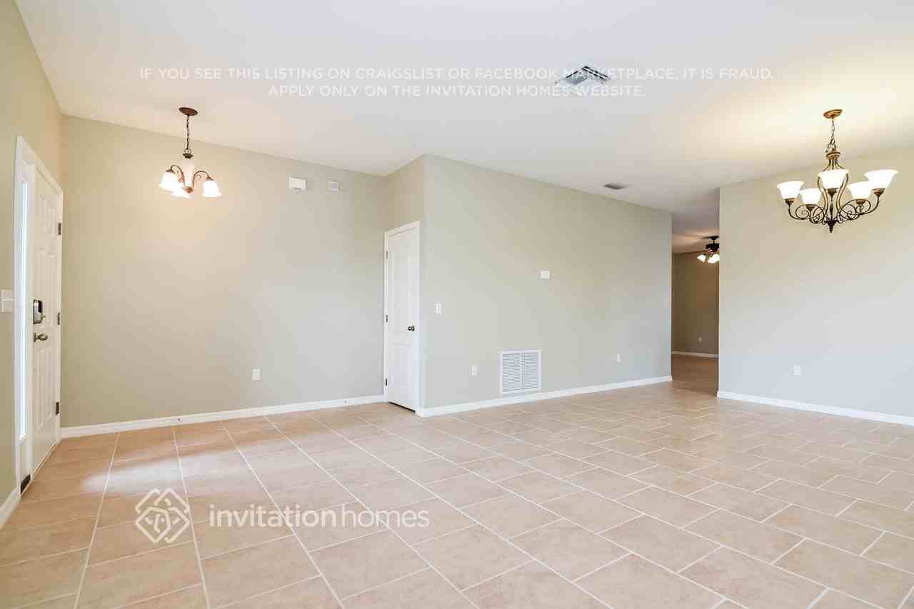 3719 Crystal Dew St - Photo 2 of 14