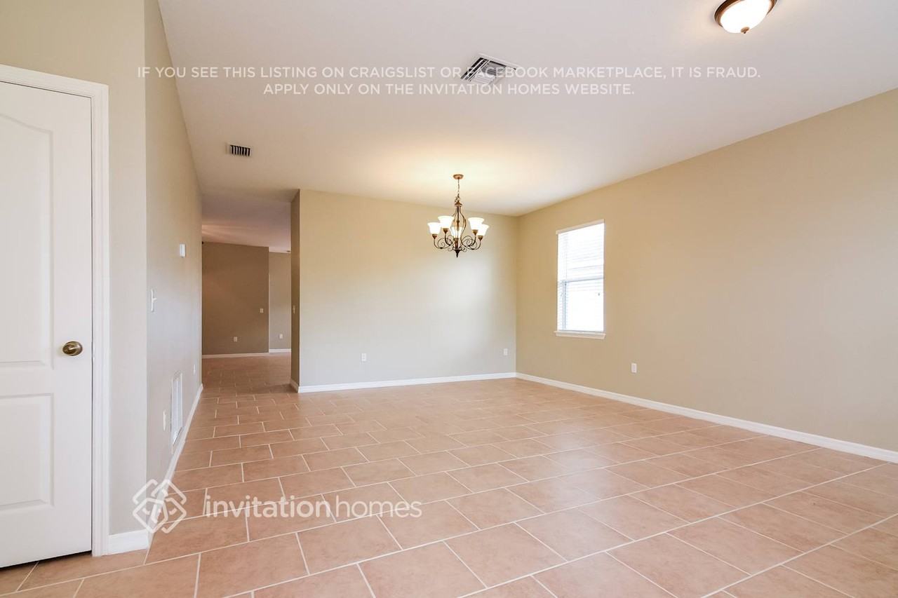 3719 Crystal Dew St - Photo 3 of 14