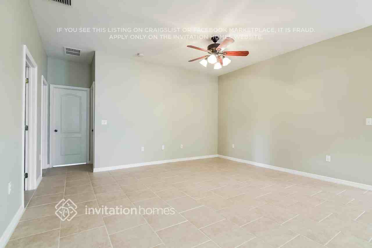 3719 Crystal Dew St - Photo 4 of 14