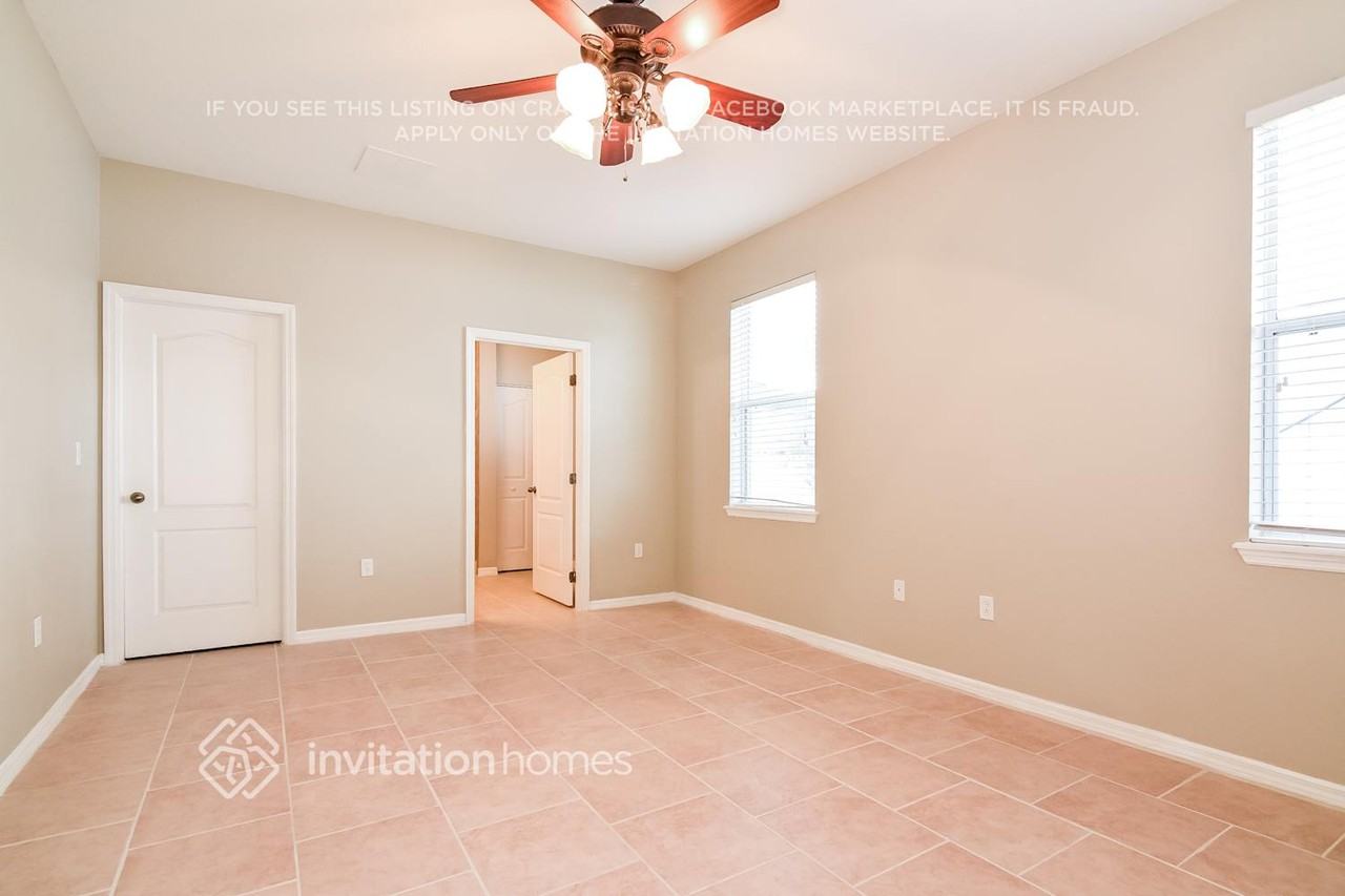3719 Crystal Dew St - Photo 7 of 14