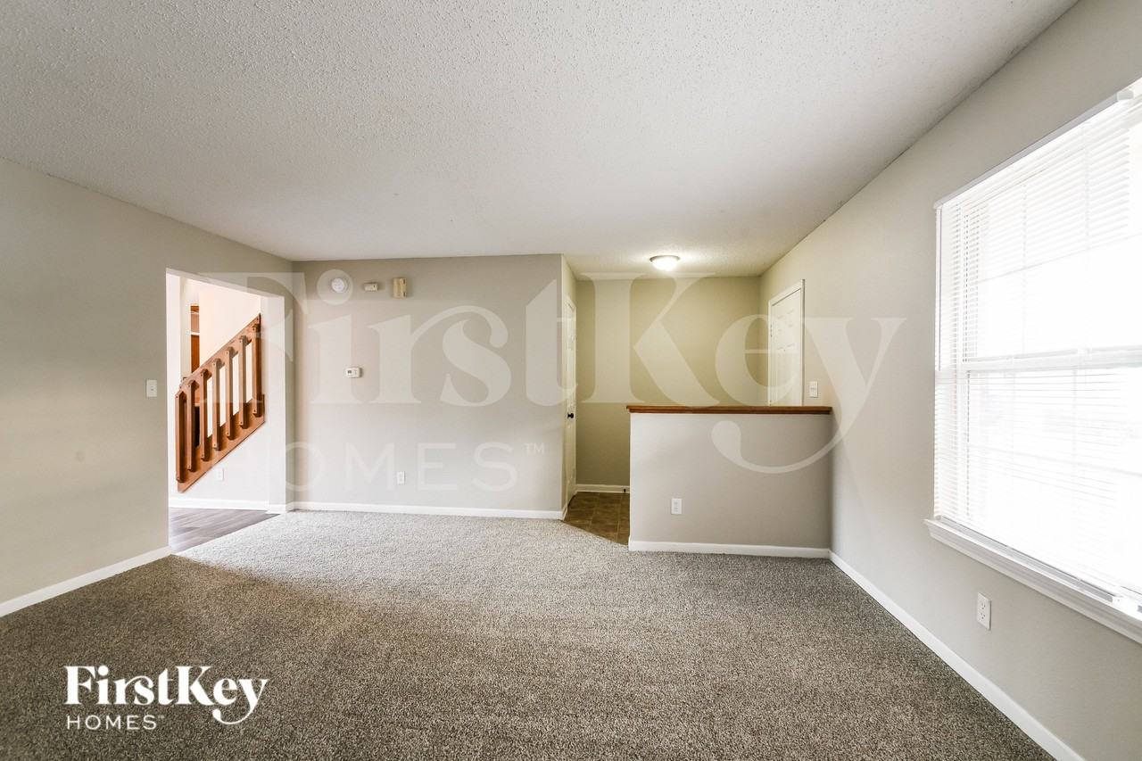 7313 Jackie Ct - Photo 5 of 16