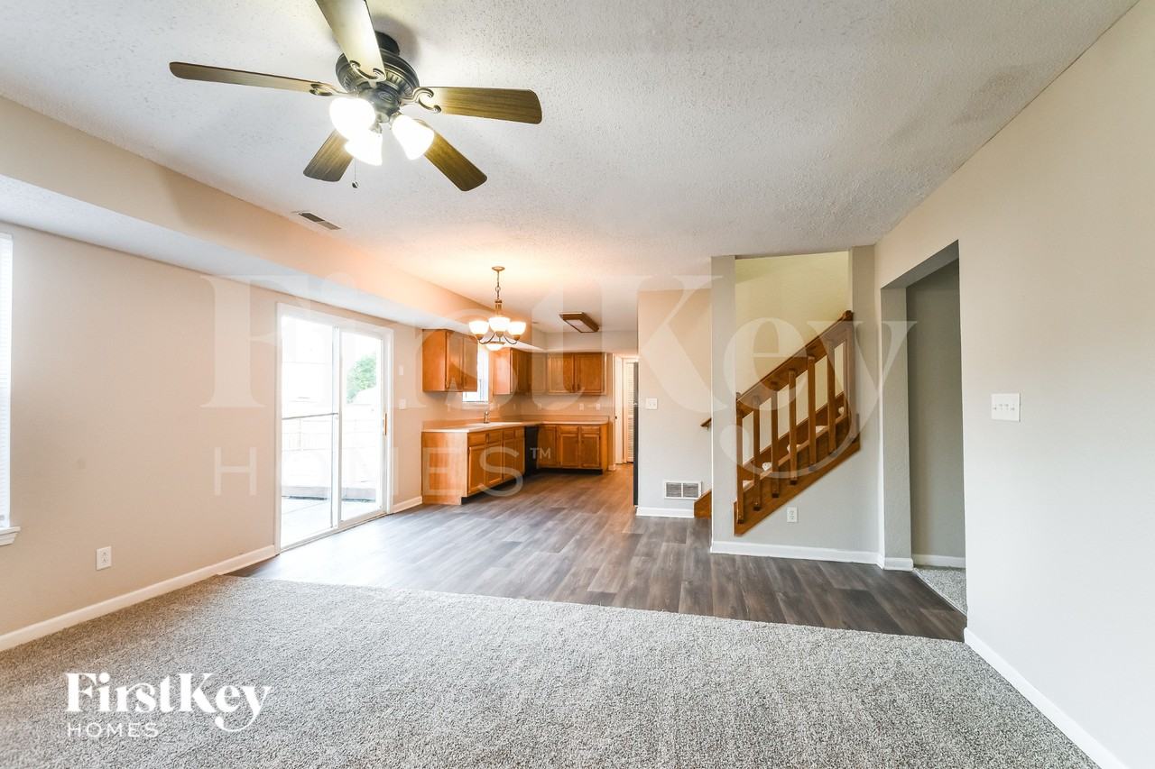 7313 Jackie Ct - Photo 6 of 16