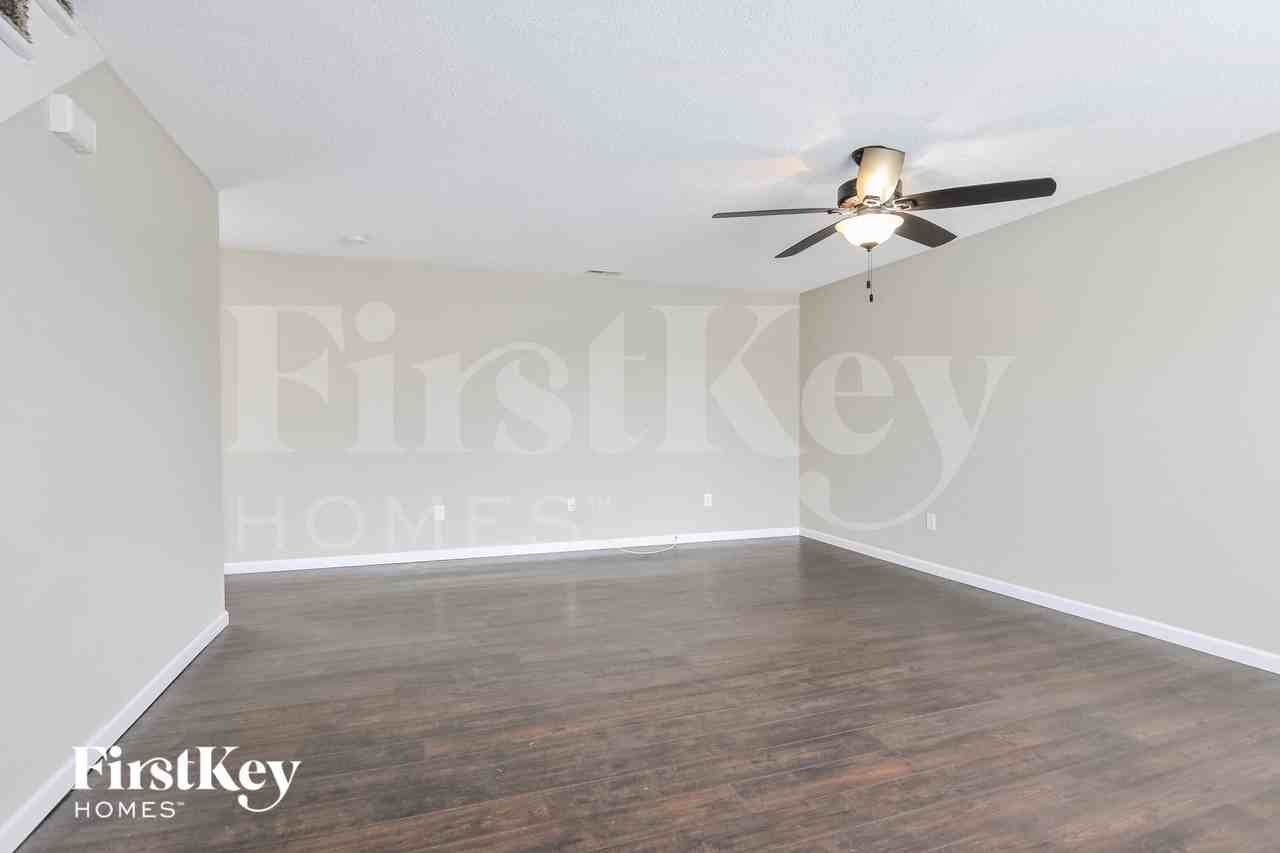 703 Russett Ter - Photo 3 of 15