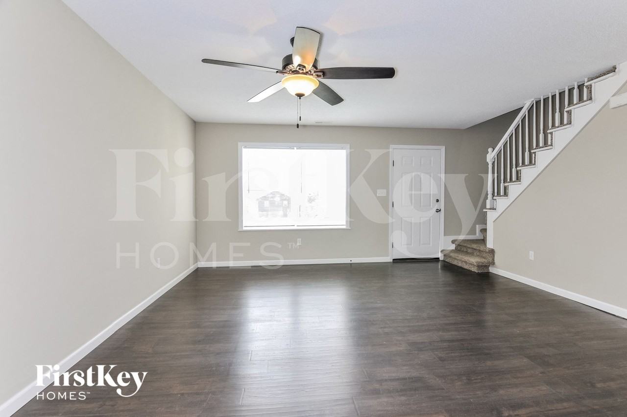 703 Russett Ter - Photo 4 of 15