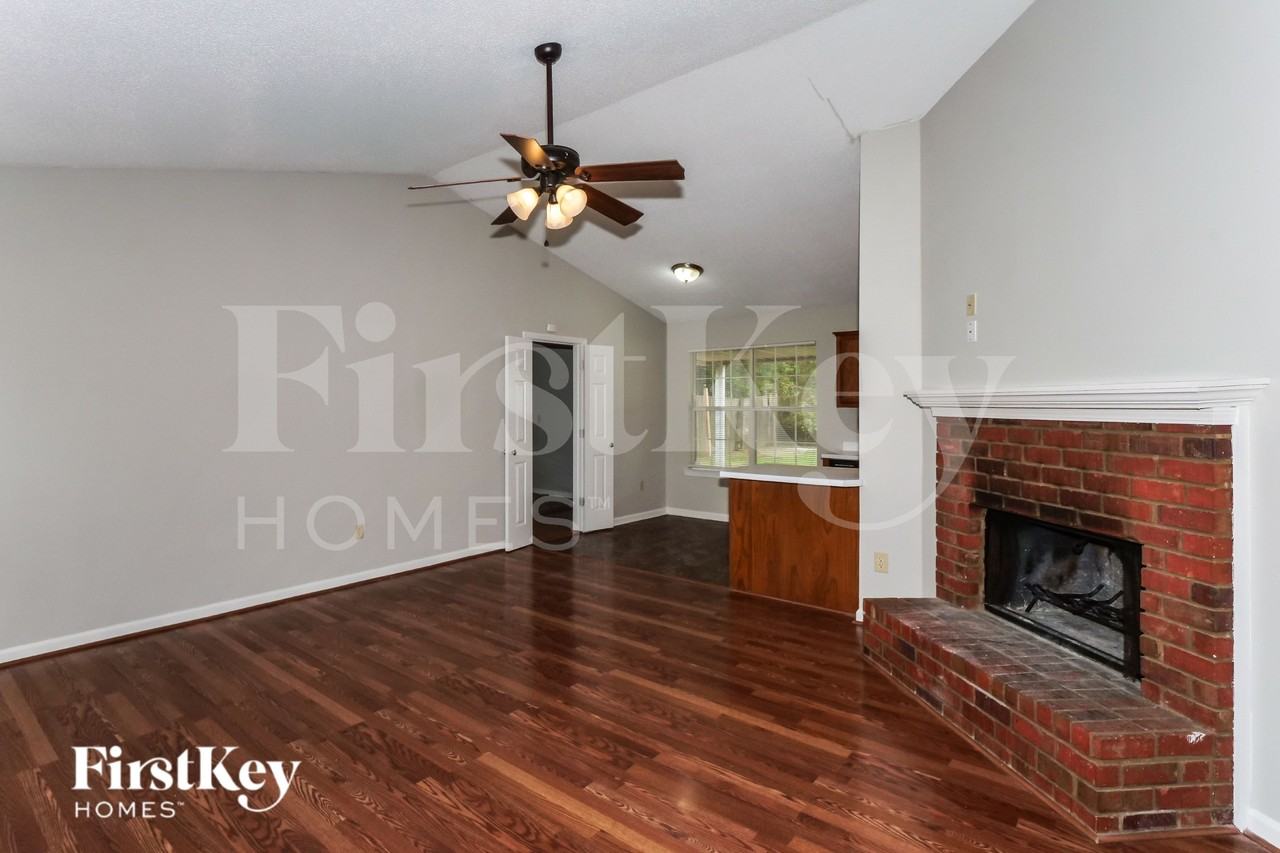 5923 Willow Springs Dr - Photo 4 of 16
