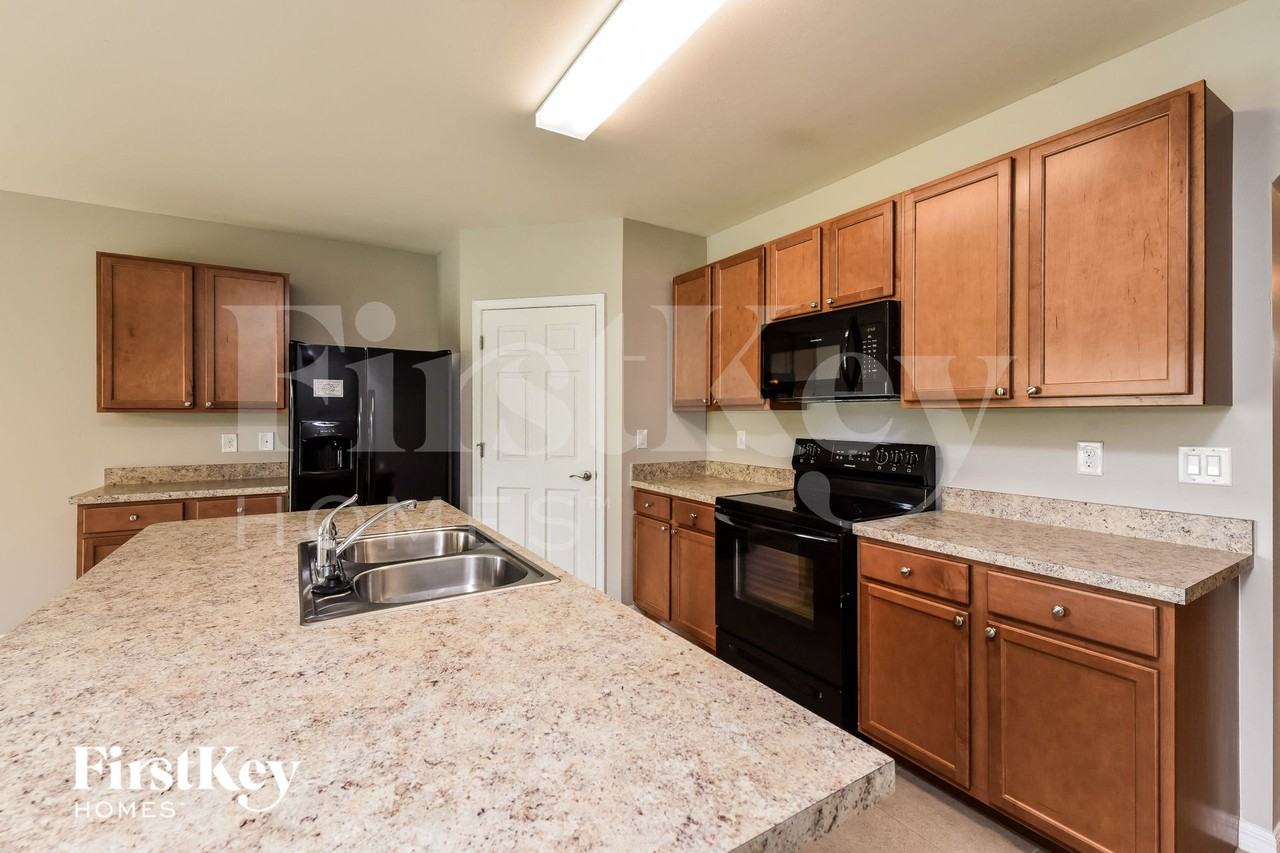 3016 Sw 3rd Pl - Photo 5 of 16