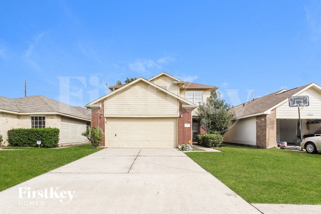 17014 Carbridge Dr - Photo 2 of 10