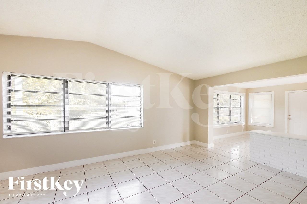 1501 Nw 16th Ln - Photo 2 of 16