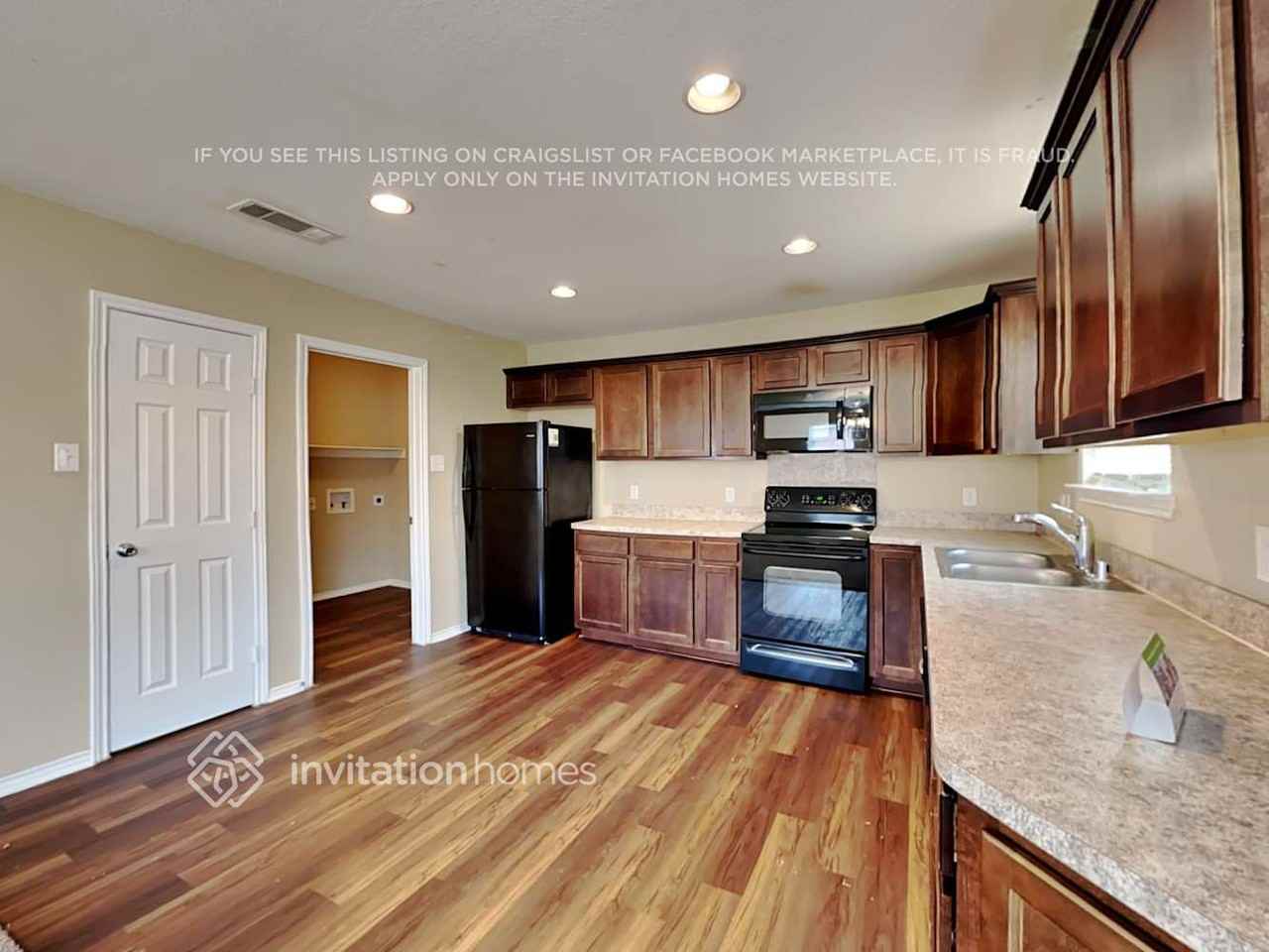 15617 Gatsby Ln - Photo 6 of 19