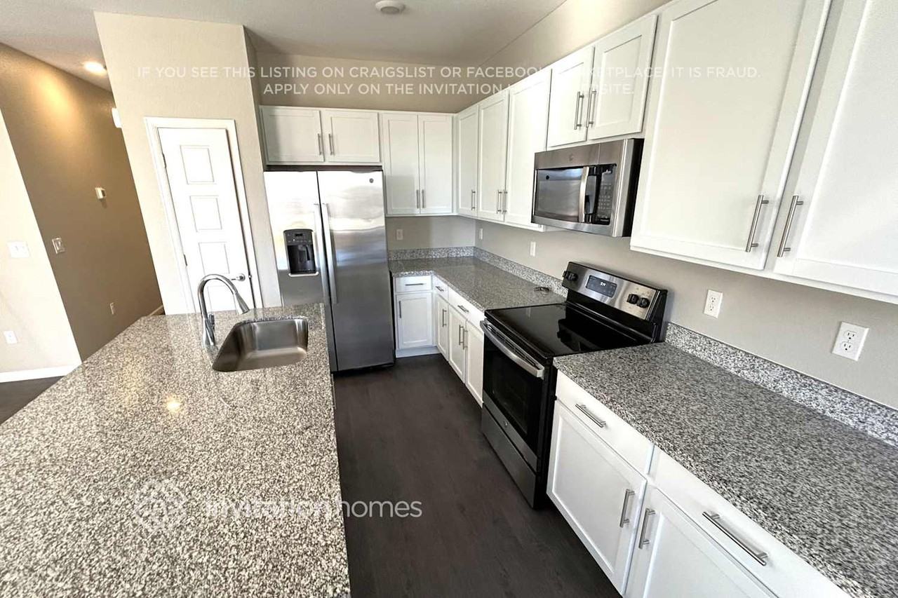 1728 S Elk Way - Photo 6 of 17