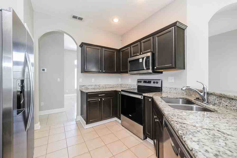 2716 Patrician Cir - Photo 4 of 16