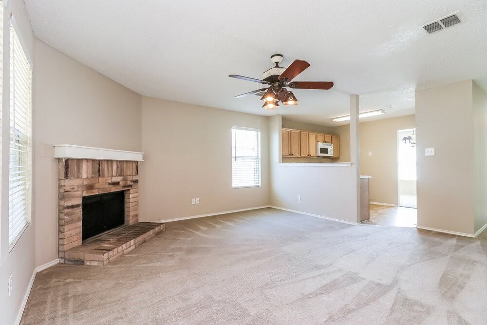 4208 Hunters Creek Dr - Photo 3 of 15