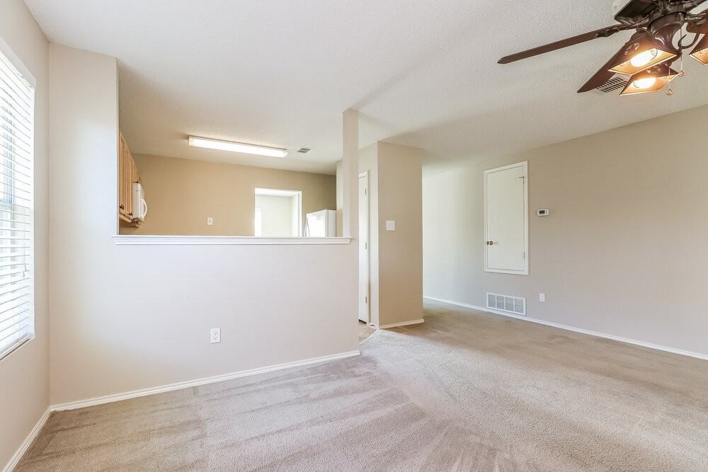 4208 Hunters Creek Dr - Photo 4 of 15