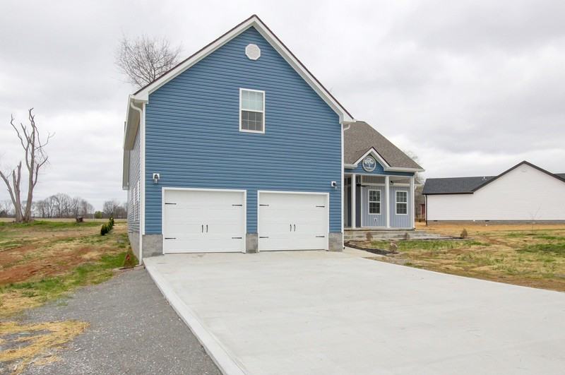 127 Riverbend Dr - Photo 5 of 50