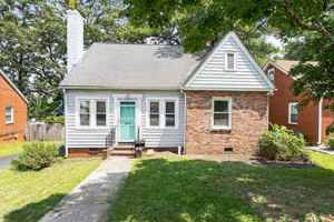 featured image of 443 Rollingwood Cir