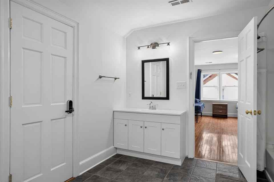 443 Rollingwood Cir - Photo 4 of 25