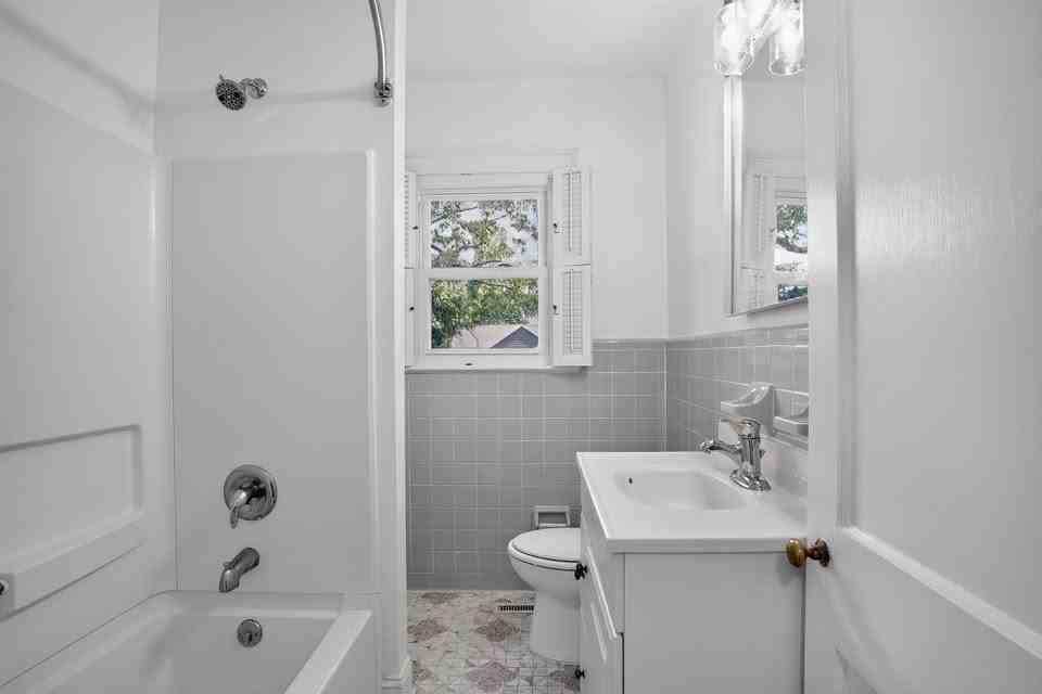 443 Rollingwood Cir - Photo 6 of 25