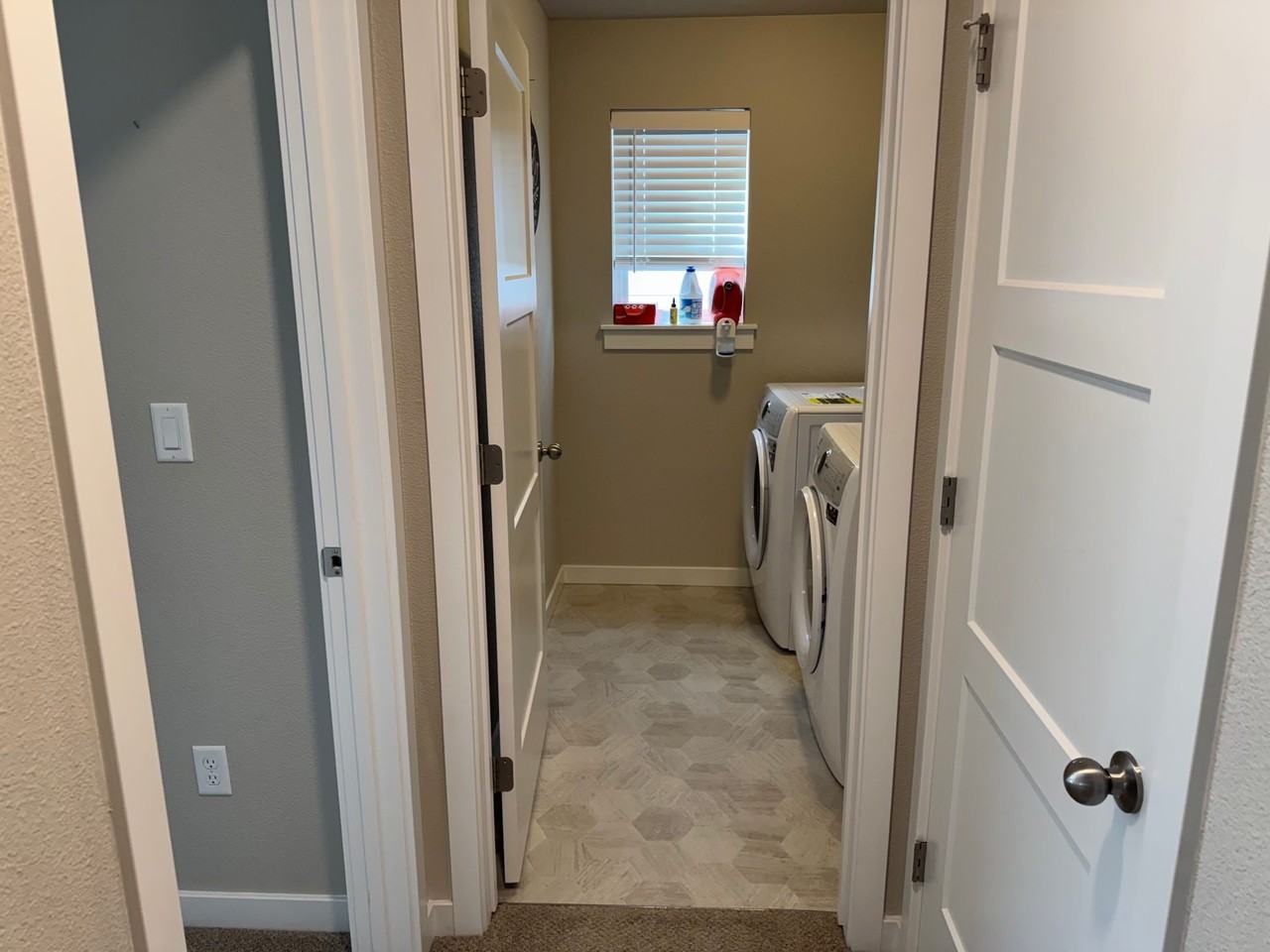 441 N Tessa Ln - Photo 2 of 38