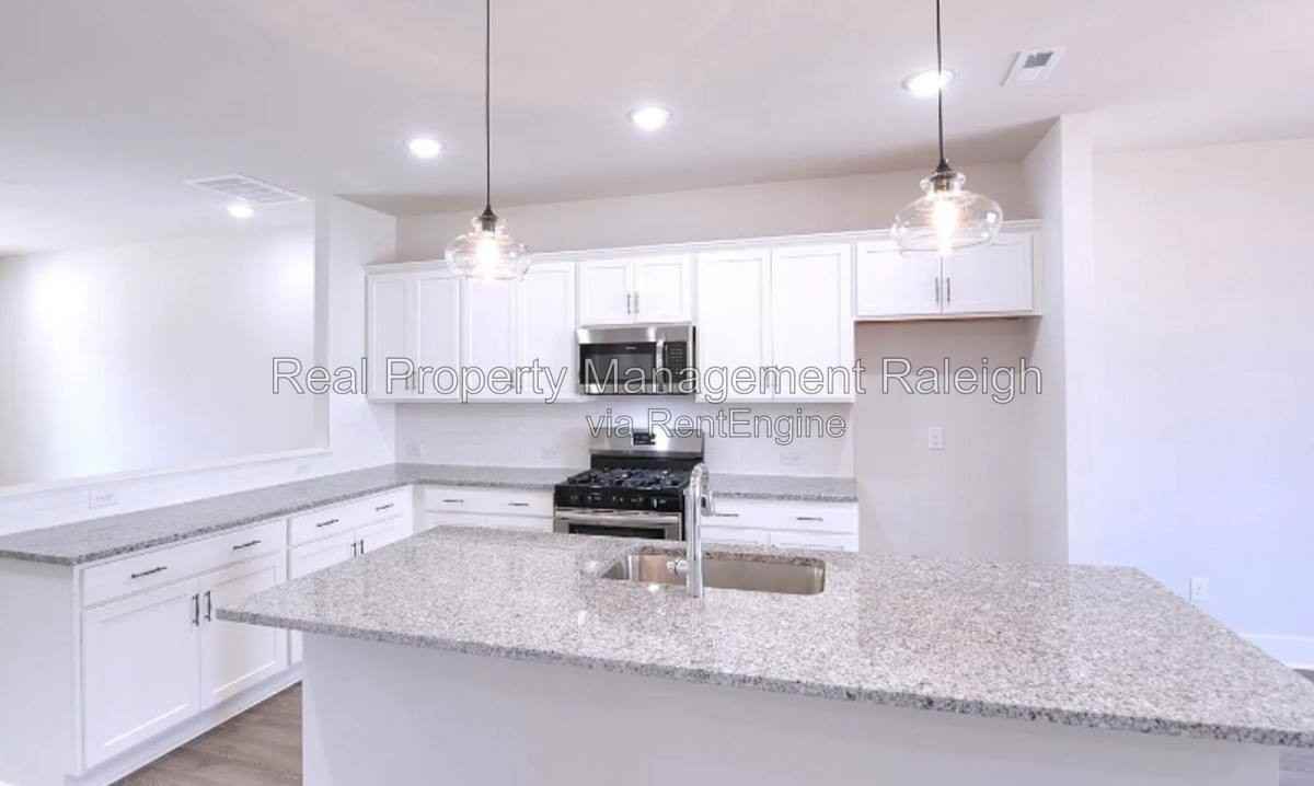 802 Laurel Gate Dr - Photo 3 of 10