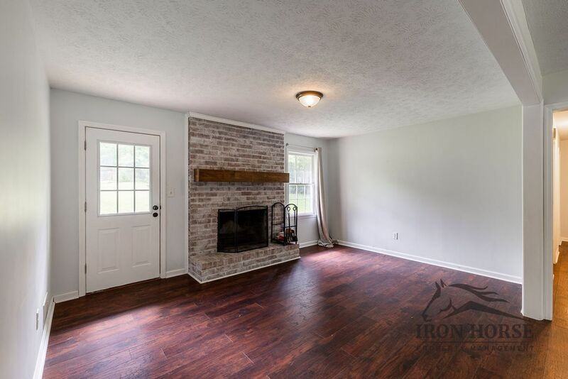 1190 Arrowhead Rd - Photo 5 of 29