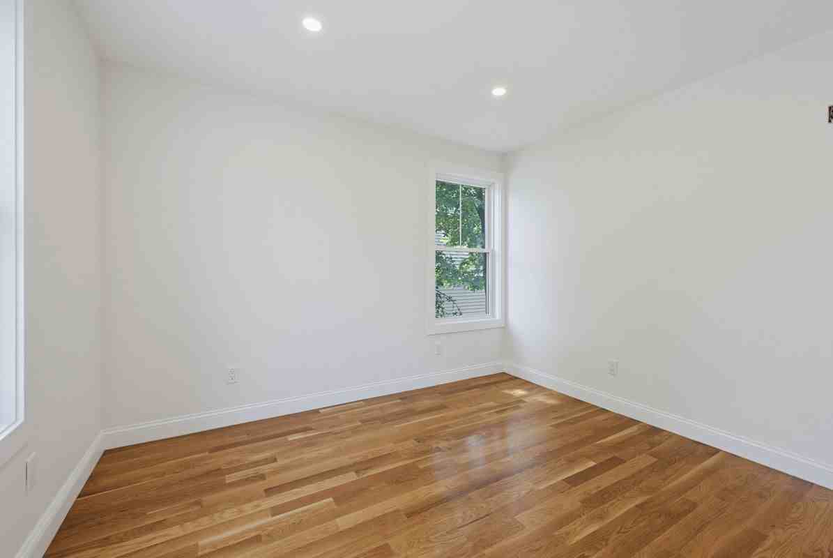 5153 Eddy St - Photo 2 of 30