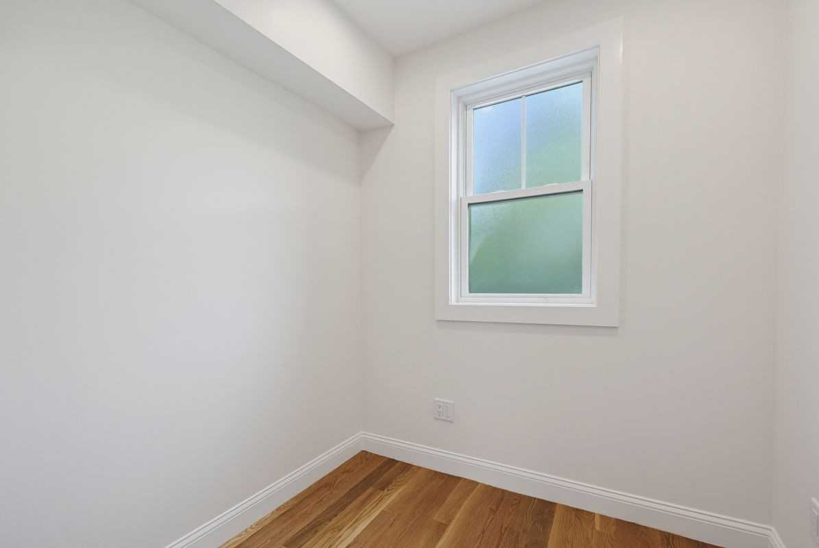 5153 Eddy St - Photo 4 of 30
