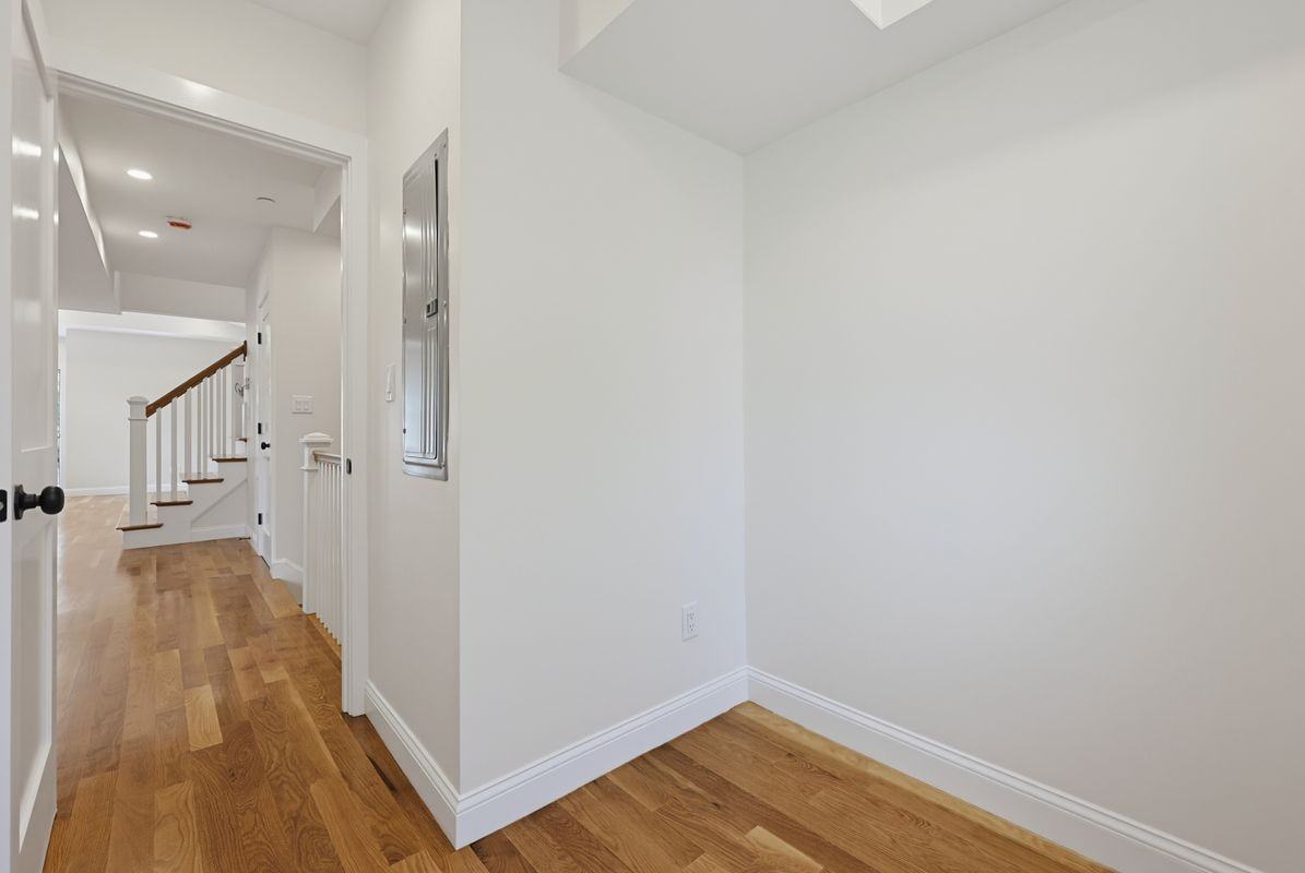 5153 Eddy St - Photo 5 of 30