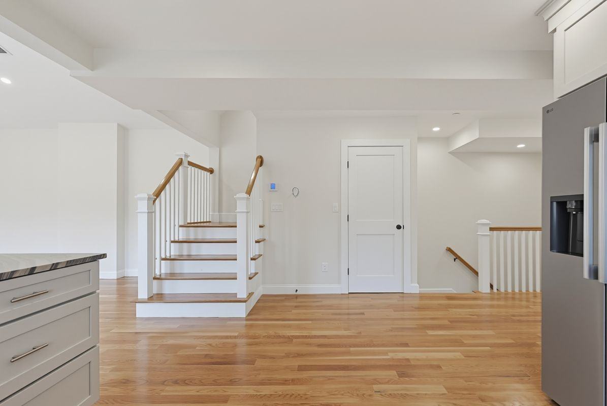 5153 Eddy St - Photo 6 of 30