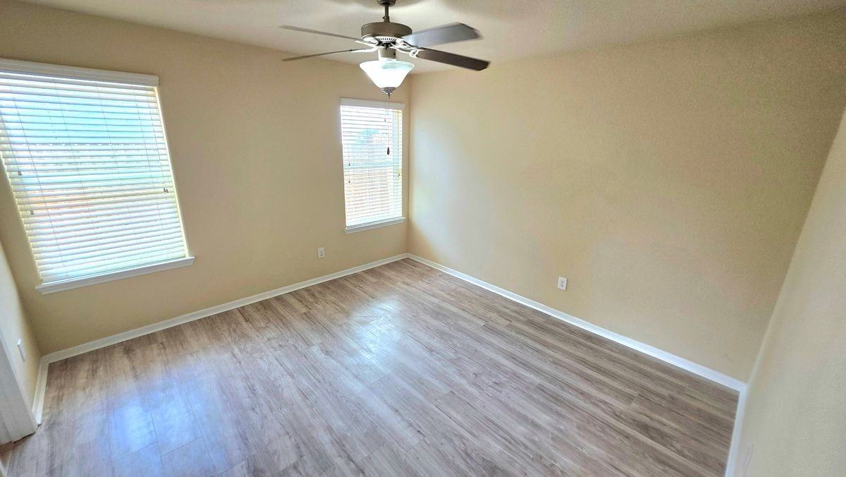 16800 Crestmont - Photo 6 of 18