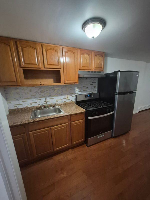 460 New Jersey Ave ##1st - Photo 2 of 9