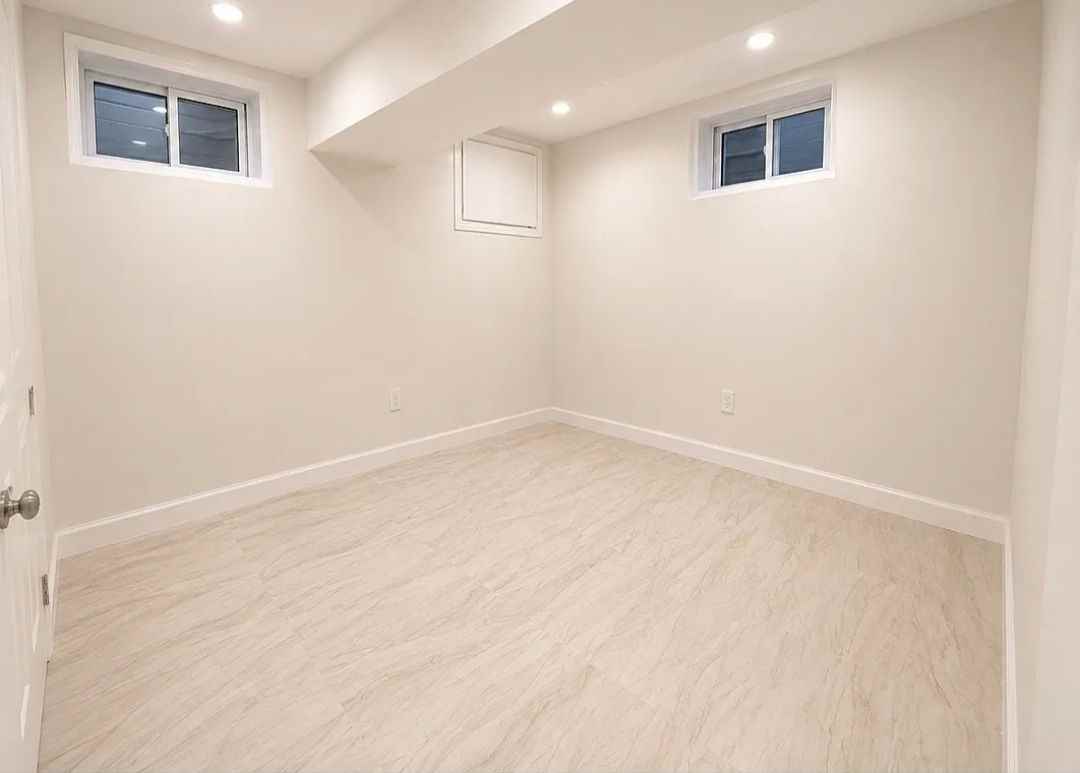 1121 Lenox Rd - Photo 5 of 6