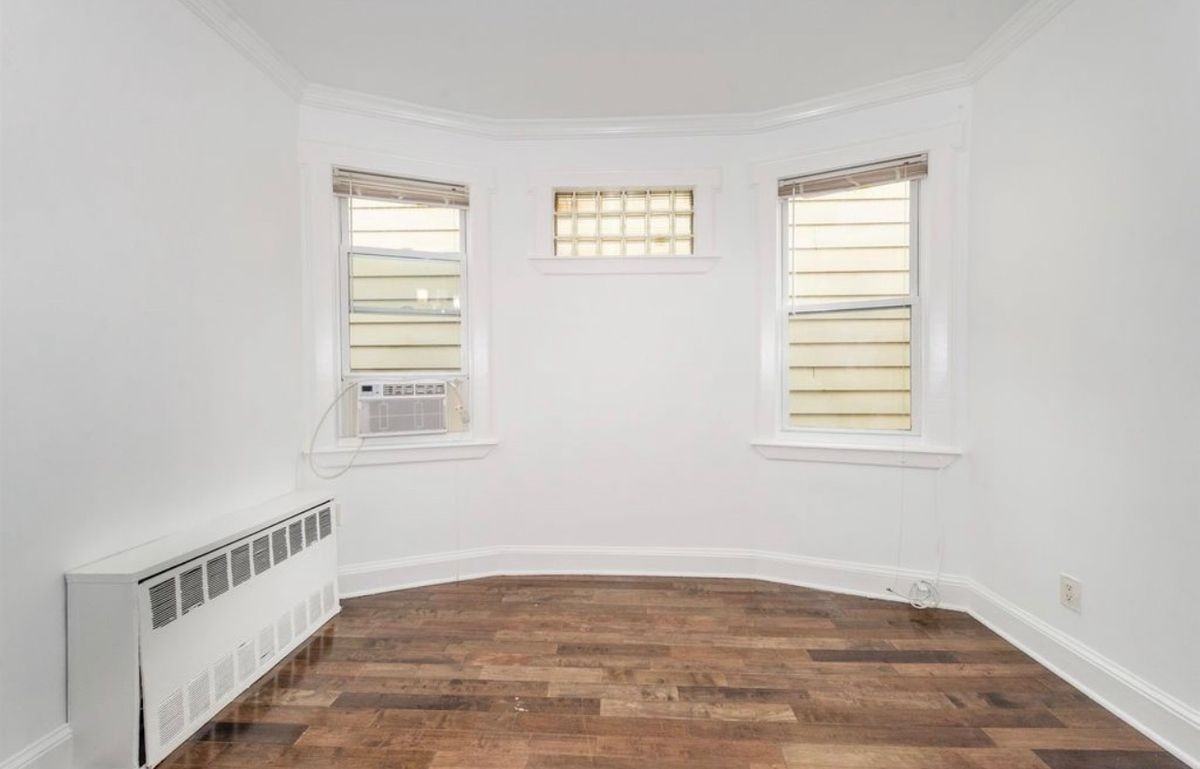 210 Wilkinson Ave - Photo 4 of 16
